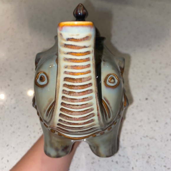 Elephant Tea Pot - Picture 3 of 5